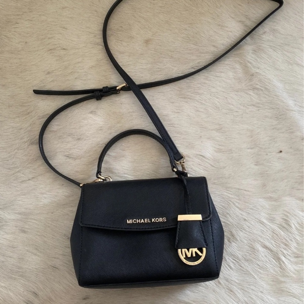 Micheal Kors purse